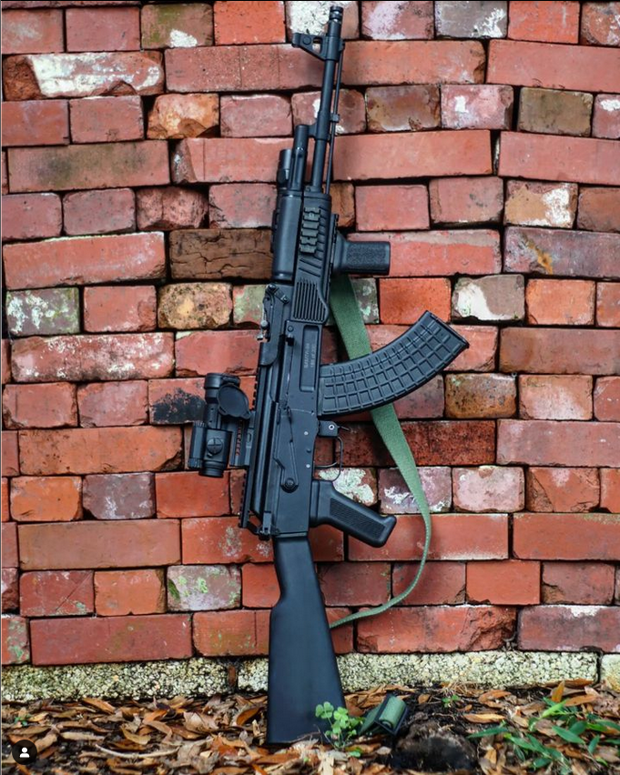 theduvalrant (IG) Trying to answer your question makes my brain hurt! Why did you do this to me? Gorgeous 94 there my friend!

What's your favorite "non AR" rifle? 🤔🤔🤔

#arsenalinc #arsenalak #arsenal #sam7 #sam7r94 #sam7r #kalashlife #kalash #circle10 #wafflemag #ak47 #milled