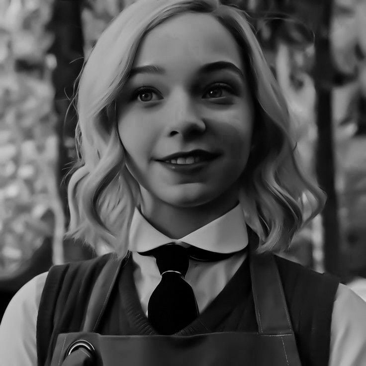 Enidwolf1991's tweet photo. Smile perfect 🥰😍
#wenclair #amici22 #loveislove https://t.co/y0SRiXZueV