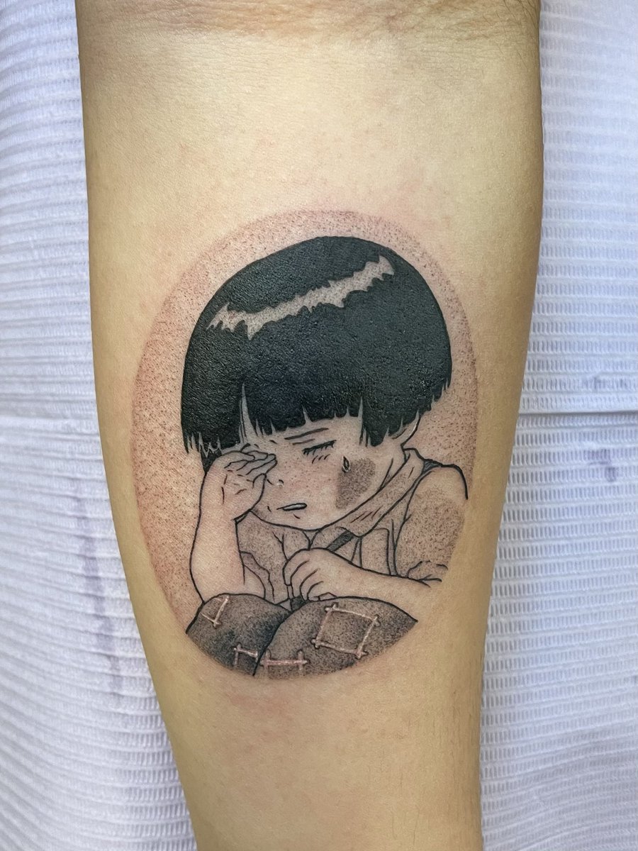 Jehdet's tweet photo. I really flew to another state, did my first tattoo convention and won 1st place in small blackwork 🥲 https://t.co/WxJV2gfKkt