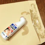 封筒にのりを塗ったつもりが、まさかのアンメルツヨコヨコｗ