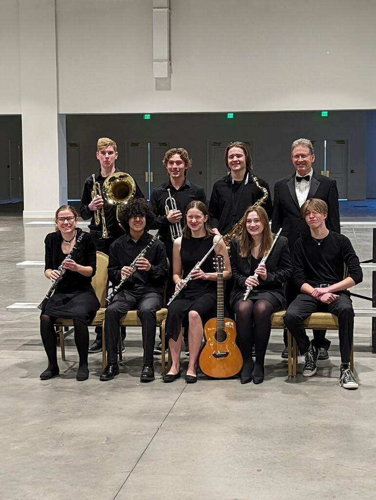EagleCOSchools's tweet photo. Eagle Valley High School Wind Ensemble, directed by Pat Sheehy, performed at the CMEA Conference in Colorado Springs.

El conjunto de instrumentos de viento de la Preparatoria Eagle Valley, dirigido por Pat Sheehy, tocó en la Conferencia CMEA en Colorado Springs. https://t.co/qOuYgmlDj7