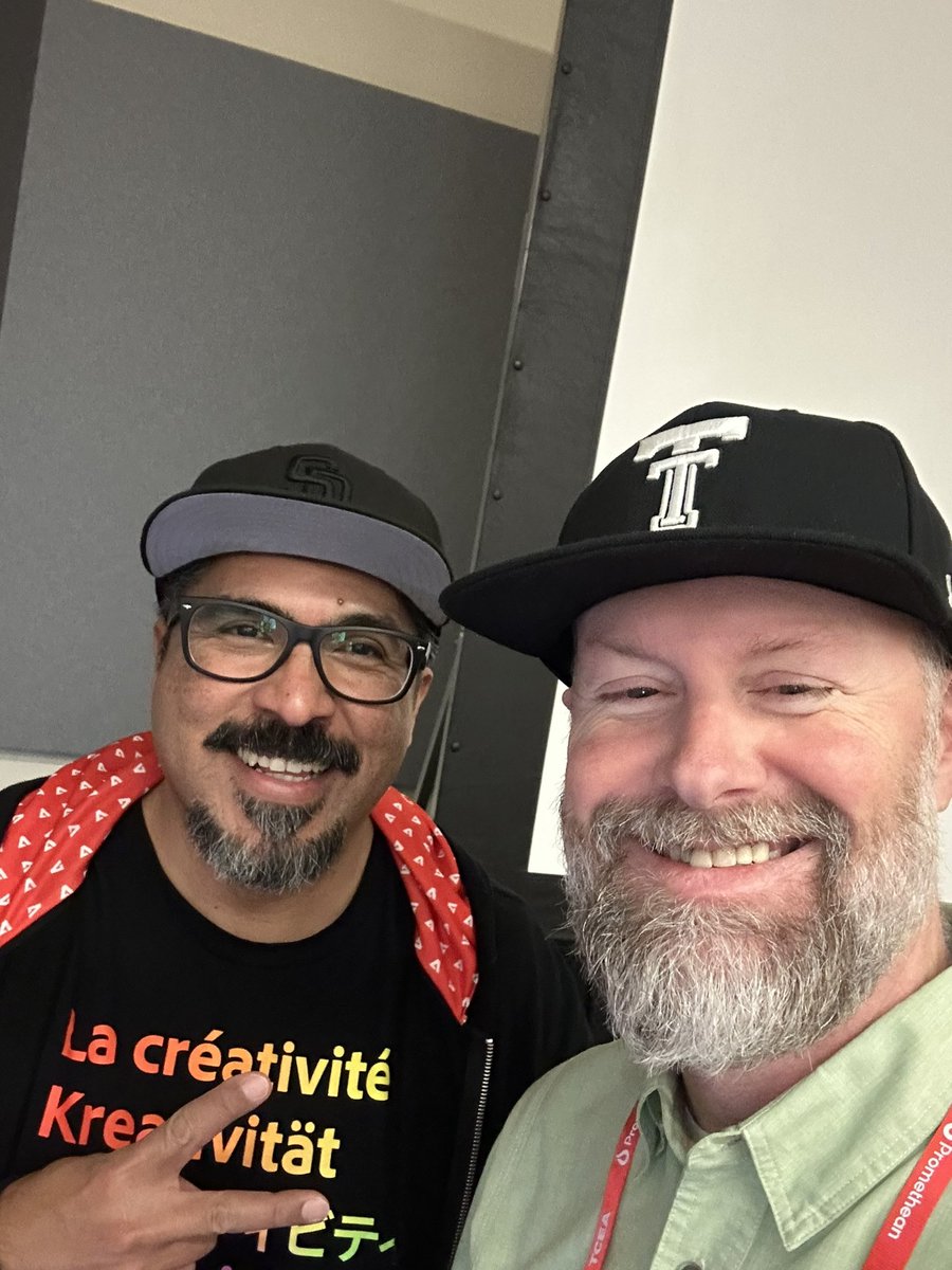 You know it’s going to be epic when you are in a <a href="/ClaudioZavalaJr/">૮ℓαµ∂เσ ƶαѵαℓα ʝ૨.</a> session! #tcea #adobeedu #AdobeEduCreative #blackflatbills