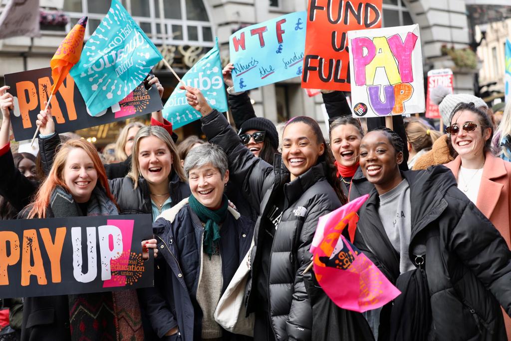 Vice chancellors: 'UCU action had an isolated impact'

The action:

#ucuRISING