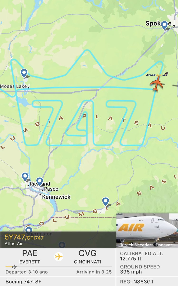 The last ever Boeing 747 to be produced is on her maiden voyage. The crew flew in a ‘747’ pattern… complete with a crown. Perfect tribute to “The Queen of The Skies.” #Boeing747 #QueenOfTheSkies #flightradar24