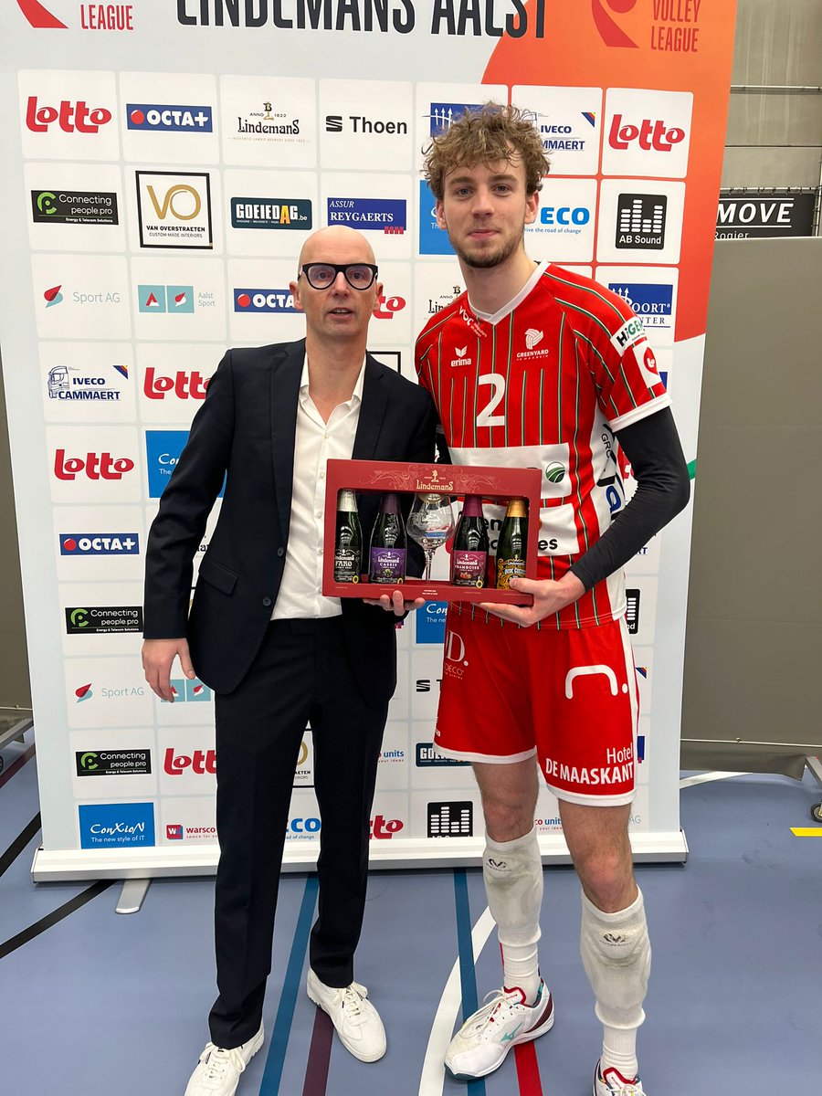 VCGREENYARDMsk's tweet photo. #StarOfTheGame of today’s match in the @LottoVolleyLiga, awarded by @LindemansAalst coach Christophe Achten is Ferre Reggers.
Congratulations Ferre !!!
#AALMSK https://t.co/wbVd1frVc2