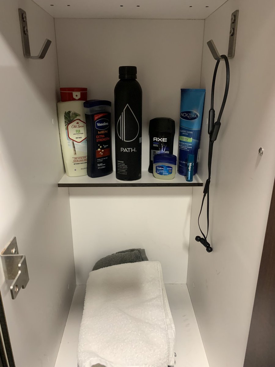 Ferg2006's tweet image. Keep your @drinkpathwater in your locker. Drink more water @drinkpathwater 💦 #refillit need more lol