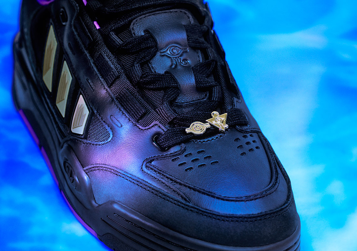 KobeCollects's tweet photo. Latest addition to the collection!
@adidas feat @yugioh collab featuring a limited edition #Darkmagician Promo Card 📈
I bought 2x, one for my collection and 1 to be put into our next Custom Booster Box and go to someone in the community ✅✅
#yugioh #adi2000 #Sneakers https://t.co/XMSD3eYaLu