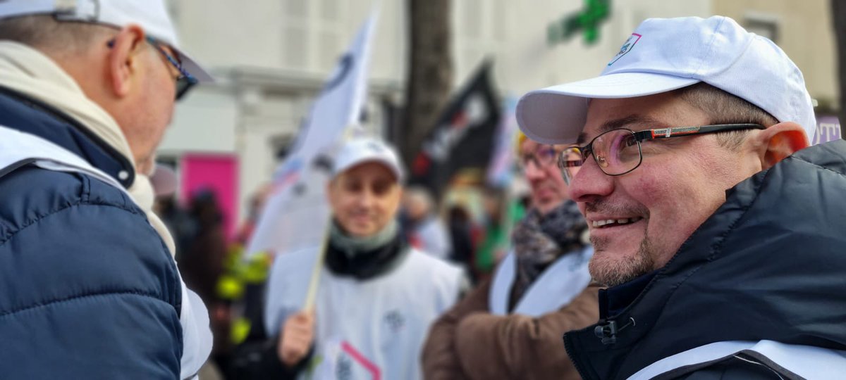 SNEC_Neto's tweet photo. Images de la @CfeCgcAgro au cours de cet acte 2. Très forte mobilisation. Opposition à cette "réforme des retraites".
Rendez-vous au 07/02. https://t.co/hCsb7cDArH