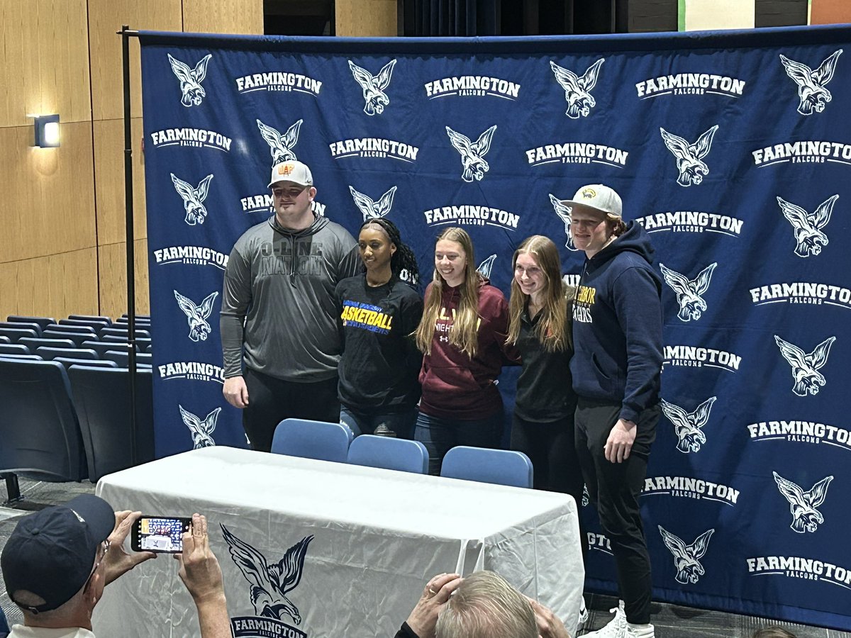 fhsatc16's tweet photo. Congratulations and super proud of these student athletes that are continuing their academic and athletic careers! #proudatc https://t.co/syCR8Zh0Cl