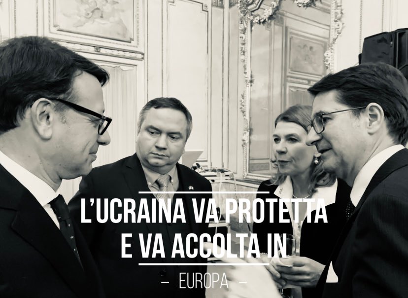 FabrizioLuongo1's tweet photo. Con Maksym Kovalenko console generale dell’Ucraina, Tracy E. Roberto-Pounds console generale degli Stati Uniti d’America e Stefano Ducceschi console della Germania. “L’Ucraina va sostenuta ed accolta in Europa il più presto possibile” #fabrizioluongo https://t.co/96yicQUvtc