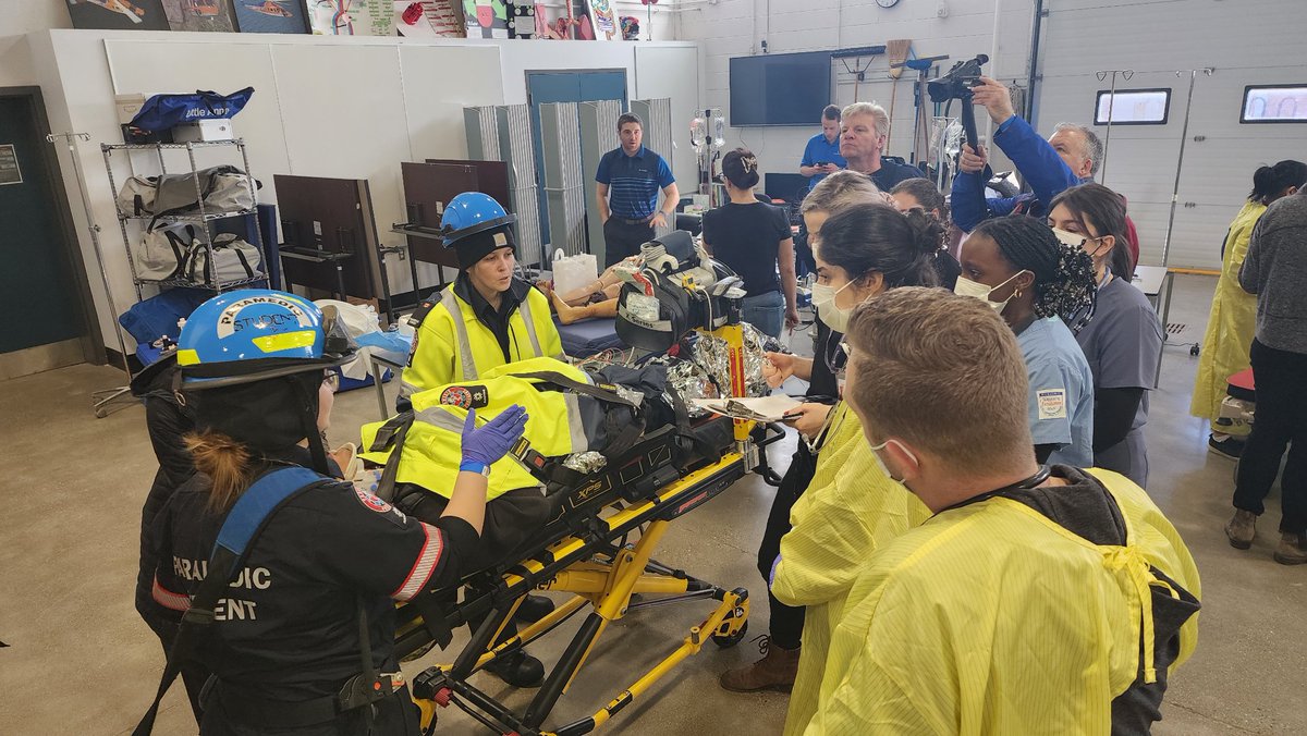 Throwback to last month when @WesternUEmerg and @FanshaweCollege collabed on an awesome disaster #medsim day!! @SchulichMedDent @WesternU