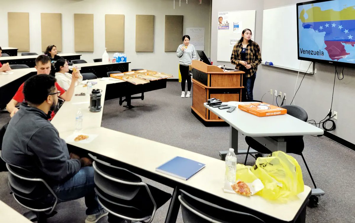 SWOSUHALO's tweet image. SWOSU HALO will be sharing facts about Hispanic countries at future meetings. Pres., Cristal Hernandez, presented about Venezuela @ our 1st meeting of the year. We also had a great turnout @ our New Year&apos;s Party.