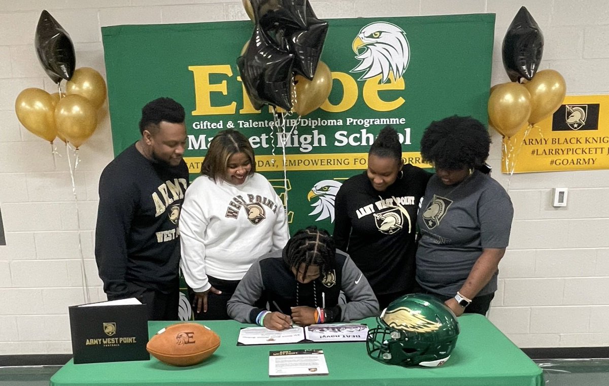 LarryPickettJr1's tweet photo. It's official!! I'm a Black Knight! 

@CoachJeffMonken @CoachDDixon @CoachASmith3 @ArmyWP_Football @ArmyFB_Recruit @goblackknights @BKKnightNation #armyfootball @EnloeHSFB @salinterdonato @on3 @RivalsFriedman 

#larrypickettjr https://t.co/IGMurwzLJK
