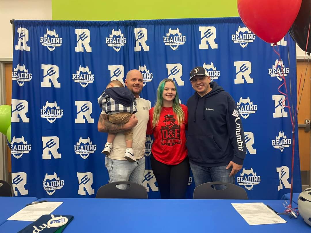 Happy National Girls &amp; Women in Sports Day AND its signing day 🙌 🖤❤ Thank you, Reading Athletic 💙🖤, for making this a special day!  <a href="/SenatorsSB/">D&E Softball</a> <a href="/CoachFracks/">Elle Fracker</a> <a href="/ReadingAthletic/">Reading AD</a> <a href="/UsssaPlatinum/">Ohio USSSA Pride Platinum</a>
