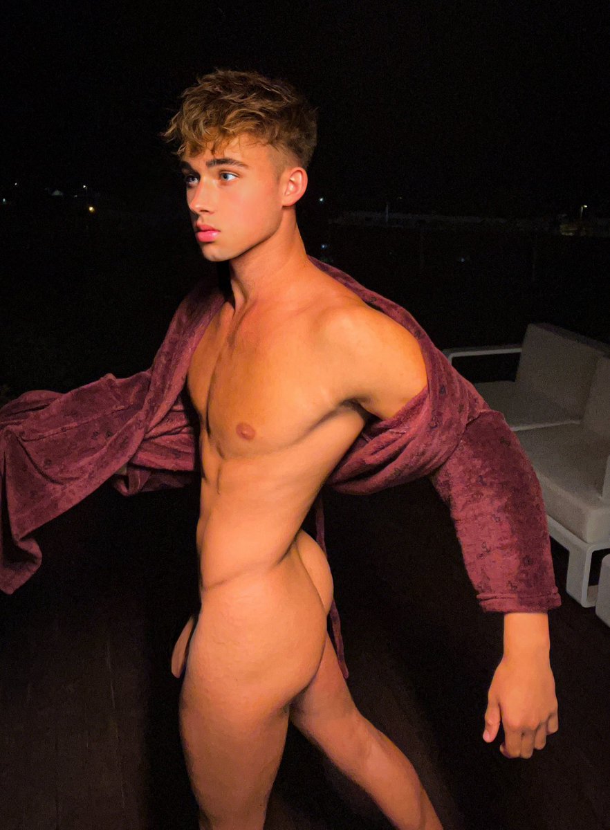JakeFitAthlete's tweet photo. Retweet if you want me to share more naked pics🥵 https://t.co/0Cj6kZEhoz