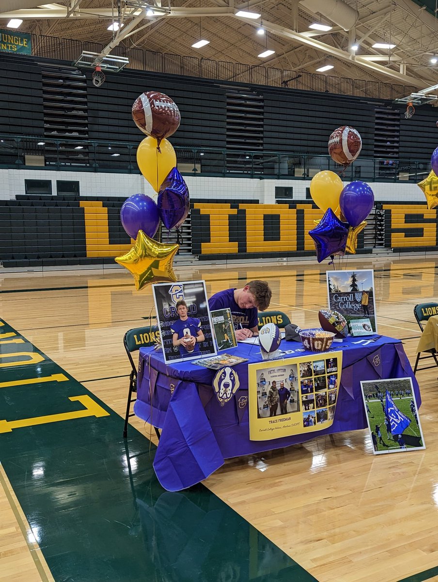 BorahFootball's tweet photo. Congrats to @rushton_parker & @TraceFreeman9 for signing at @YotesFootball & @FootballCarroll . Love to see when hard work pays off #BorahTuff #BorahBoom https://t.co/lltGv51qGm