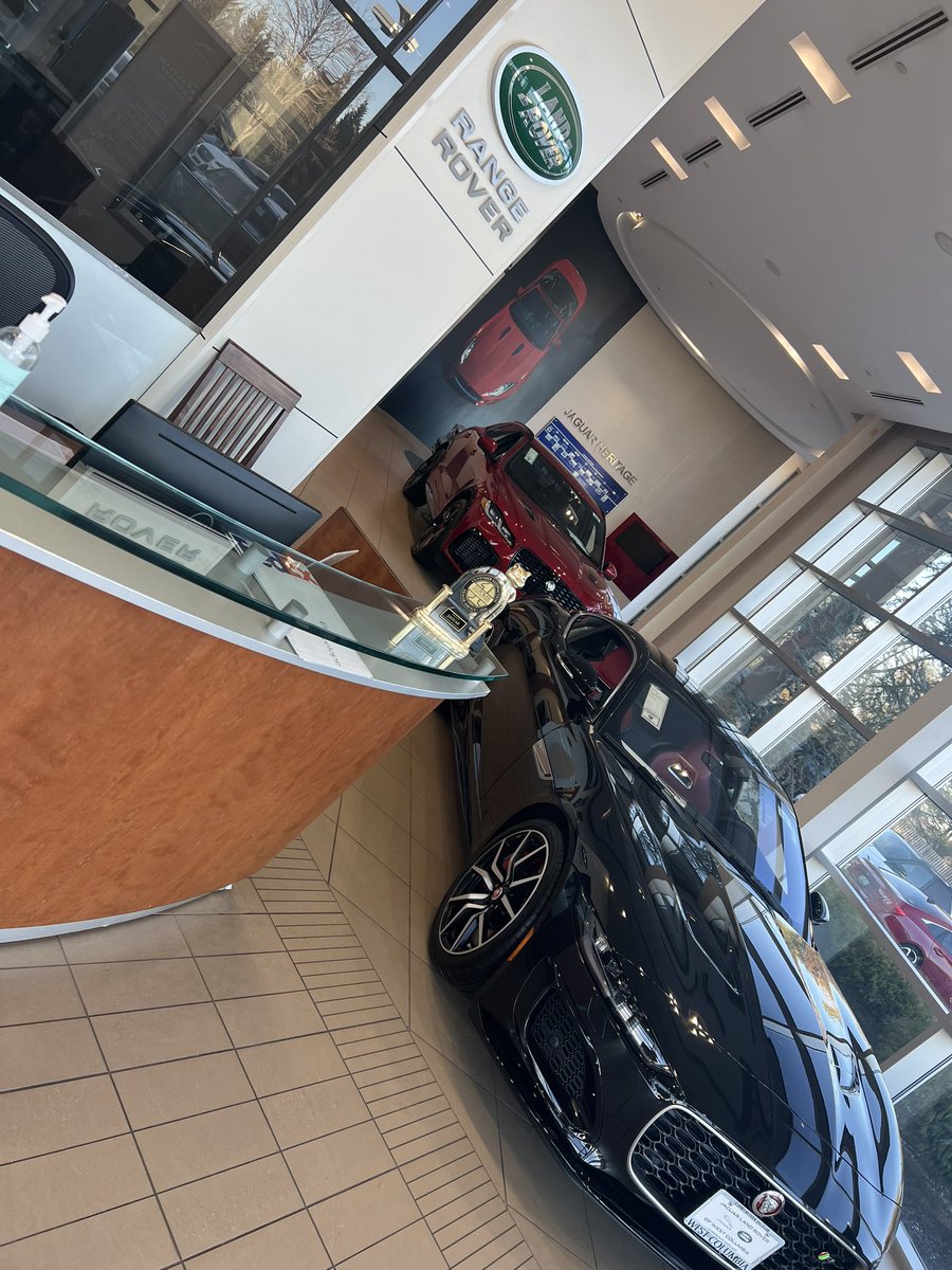 HopInTheBackpac's tweet photo. Hello to my new job! Jaguar Land-Rover https://t.co/6qpLiWCHTu