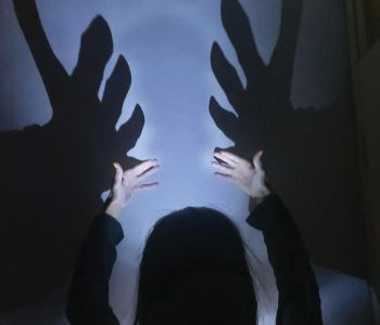 РЕМИНИСЦЕНЦИЈА

ЧЕТВРТАК, 2. ФЕБРУАР У 19.00 ВЕЛИКА САЛА

прва реприза представе

Представа младих аутора „Реминисценција“настала је поводом 50 година уметничког рада и стваралаштва Неле Антоновић, оснивачице, директорке и редитељке Театра „Мимарт“.

skc.org.rs/%D1%80%D0%B5%D…