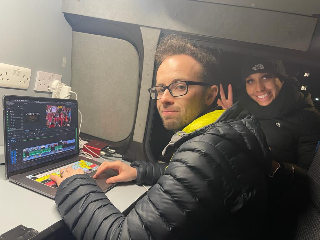 Huge turnout in Leeds today for a march through the city - teachers, uni staff, civil servants - all on strike. Late team editing our updated piece for News at Ten with producer supremo <a href="/_rachaelallison/">Rachael Allison</a>