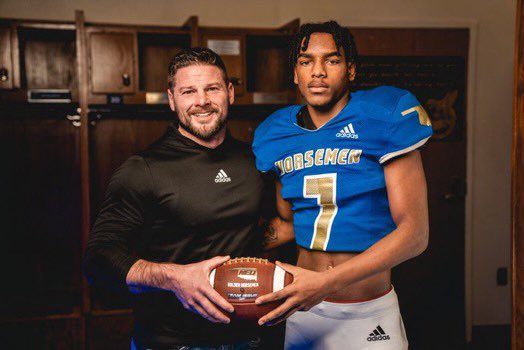 burton_lamarion's tweet photo. 100% COMMITTED💙💛@Norsemen_FB @CoachCrissup @CoachFrenchers #MadeOnTheBanks 
#GoNorsemen #allglorytogod #RowNorseRow https://t.co/IB2EOdhdTt