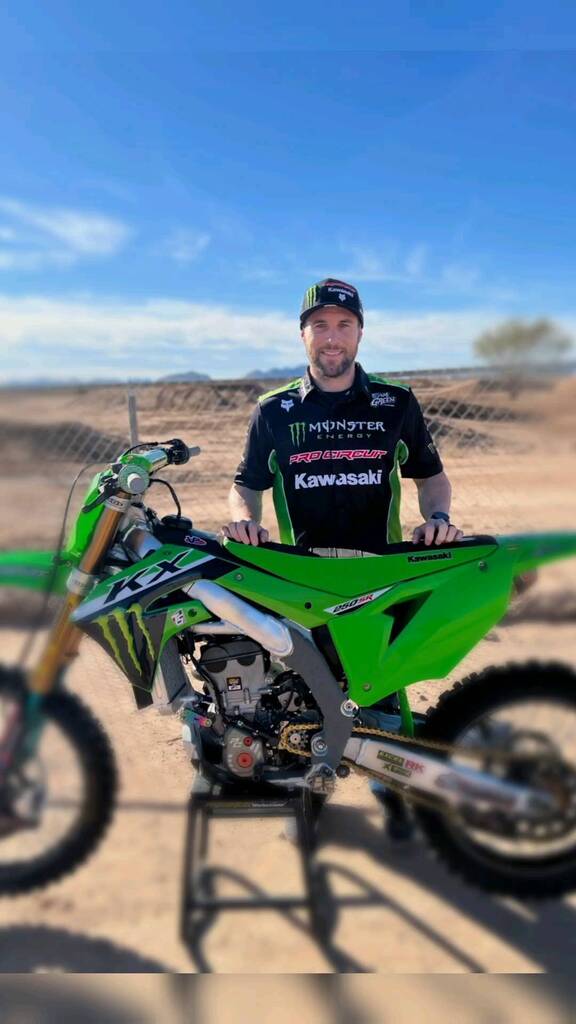 PCraceteam's tweet photo. Houston here we come!

#sx#supercross #supermotocross #supercrosslive #putmeincoach #imreadytoplay #greenmachine #kawasaki #kx250 https://t.co/jbt2B0lMxX https://t.co/UacLUVf9RS