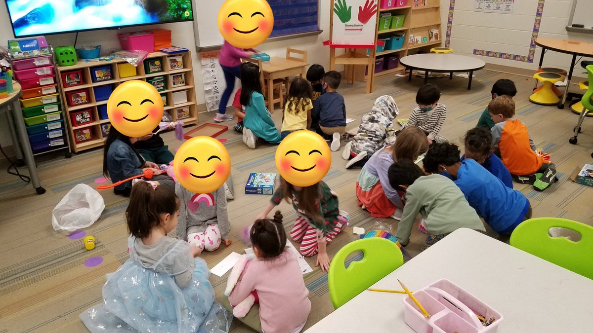 TheMsDrayton's tweet photo. Our @HortonsCreekES KinderHawks thoroughly enjoyed Global School Play Day! #togetherisbetter https://t.co/K1Rth0Is37