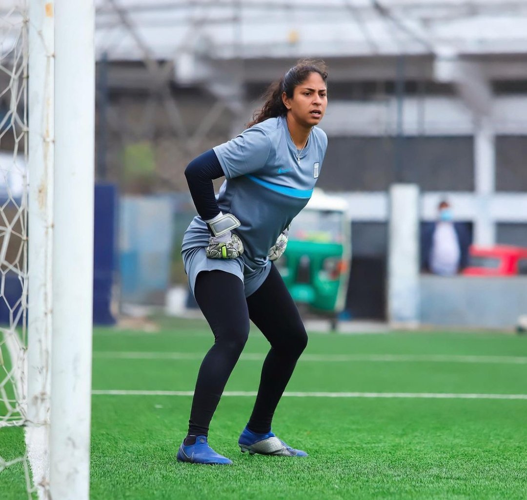 Fiorella Valverde tiene un problema muscular leve y es duda para el partido de práctica de Alianza Lima ante la San Martin del día sábado. @ovacionweb