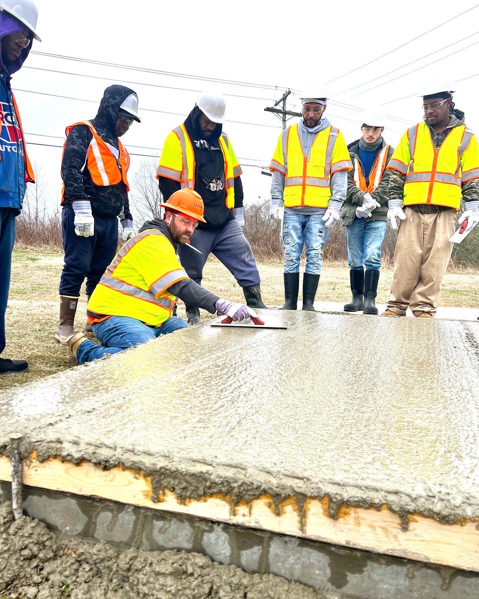 LIUNASoutheast's tweet photo. Our #LIUNA trainers have been busy this past month! Our new members are eager to get working at @blueovalcity !

#Local386 #FeelThePower #BuildBlueOval #BlueOvalCity #Ford #Union #Concrete #Training #1u https://t.co/Hl9hKpu3Xf