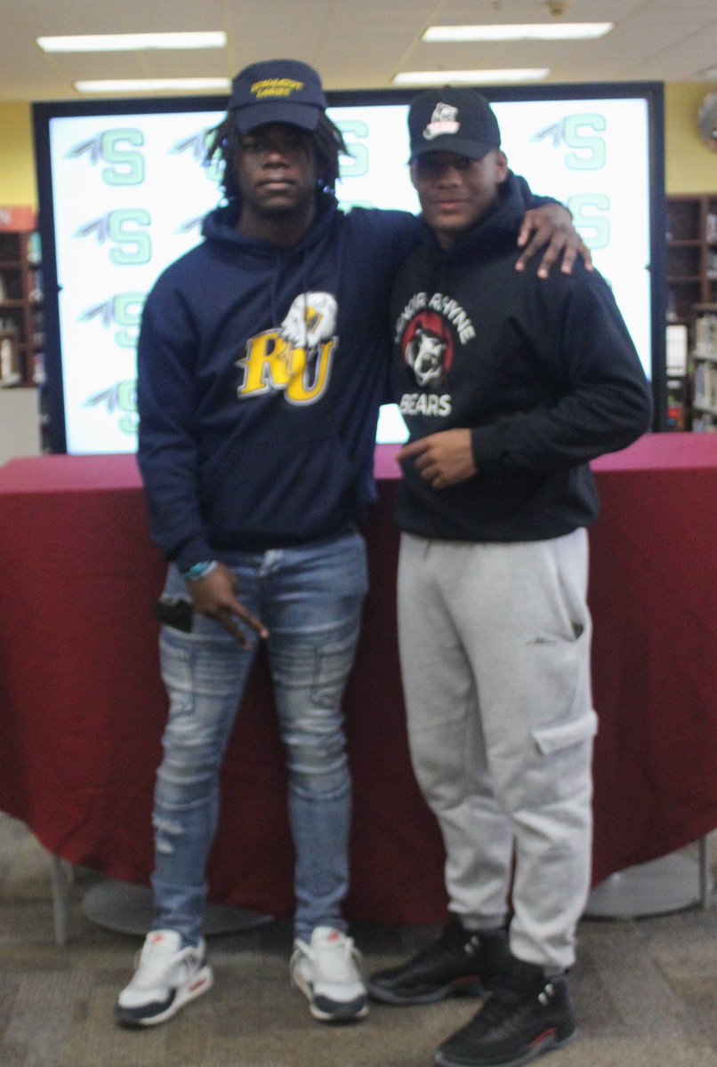 SHS_Seminoles's tweet photo. Congrats to these SemiNOLES for making it official. Jordan Herndon is headed to @LRBearsFootball and Kamari Poindexter is headed to @ReinhardtFB to continue their football careers! We so are proud of them! #NationalSigningDay2023 @RockdaleSchools @CoachLaws00 @Salem_Athletics https://t.co/igdfyaevED