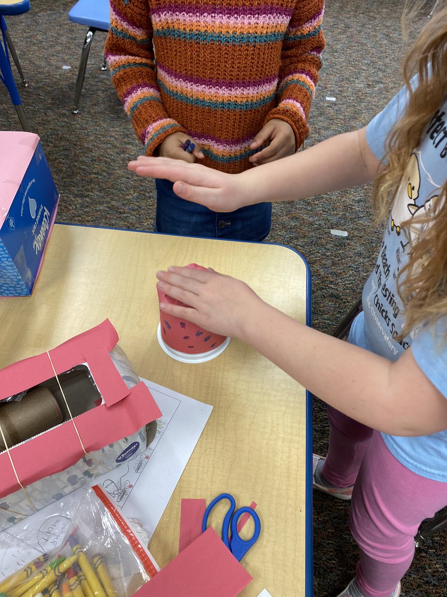 MrsCaffeySLE's tweet photo. 📢 Sun Club Wednesday Shoutout!

Mrs. Karpowicz and Mrs. Landau’s Kinder/1st graders are having a BLAST! 

Building robots in Lego Robotics Club and Creating instrumentments in Music Club! I am AMAZED!

#SLESunClubs #SocialEmotionalWellbeing #EverybodyBelongs https://t.co/S9AqpgQATx