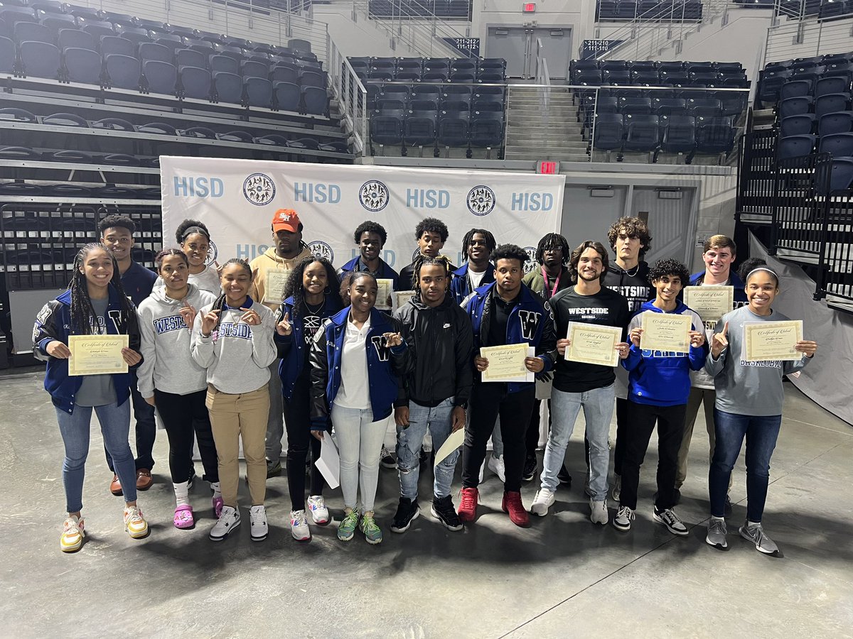 jomaul66's tweet photo. I’m so proud of these Westside Athletes!!!  National Signing Day #DubsUp #14201 @WestsideFB_HISD @WestsideWBB @Wolves_Hardball https://t.co/VHTYRV4PsQ