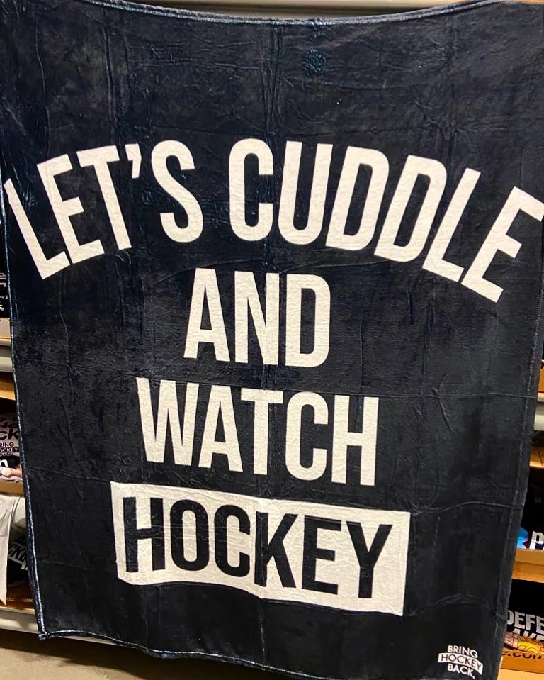 BringHockeyBack's tweet photo. Free Blanket! Simply RT this and you are in. Selecting winner tomorrow night. 

We are dropping these tonight at 7pm pacific if you wanna swoop one up!! 

Throw size - 50x60 inches https://t.co/qobbTDCs8W