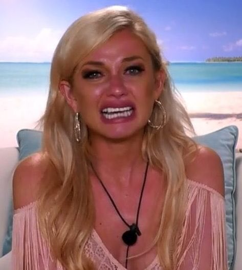 444grac3's tweet photo. BRING BACK ZARA PLS ITS SO DEAD ALREADY #loveisland https://t.co/2WFTbi7i0l