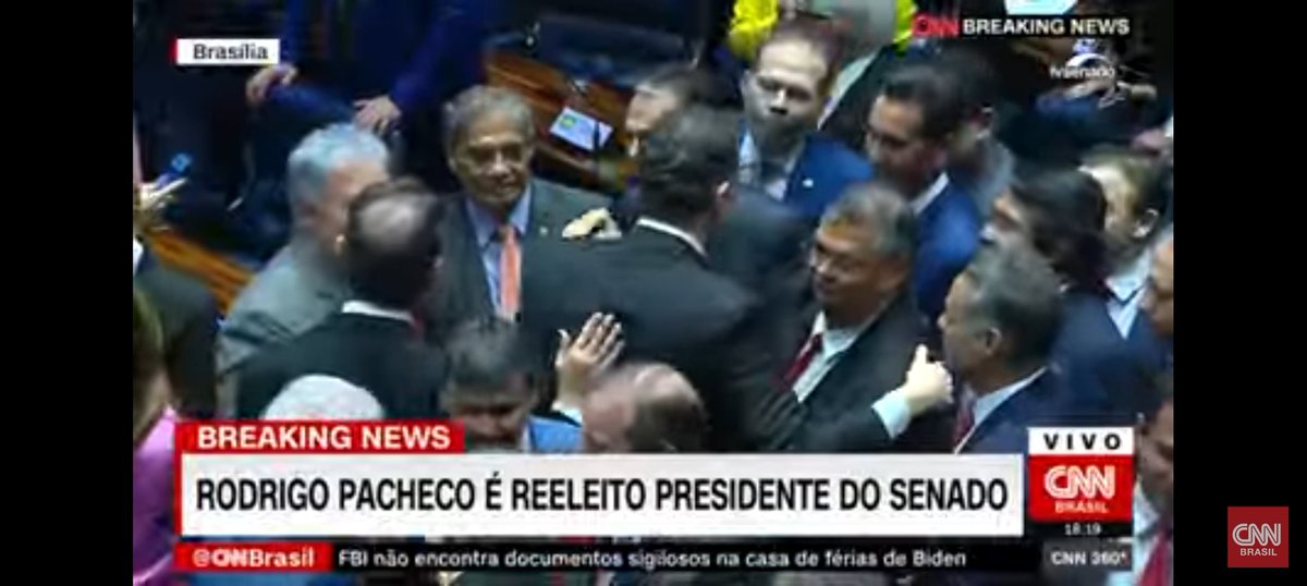 MuttleyGamer's tweet photo. @jairbolsonaro e seus capangas, não vão perder a código fonte da eleição do senado.
Ops a contagem e em papel!!!!
#BolsonaroPreso #DemocraciaInabalada https://t.co/RgjG3AcQ53