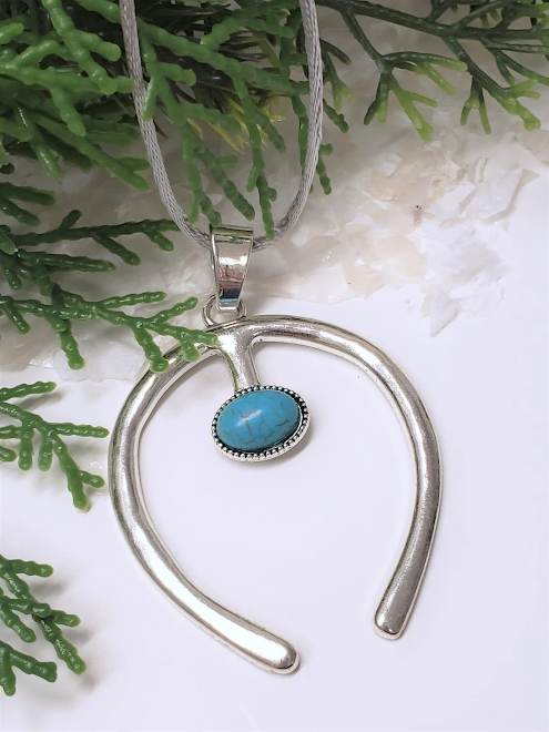 annimae9's tweet photo. Horseshoe Christmas Tree Ornament with Turquoise Accent, Good Luck Ornament #easylifeinspirations #horseshoechristmastreeornament #turquoiseaccent #goodluckornament #horseloversgift #christmashomedecor #uniquegifts https://t.co/dDetC2PmS7 https://t.co/dpkEkMoWsy