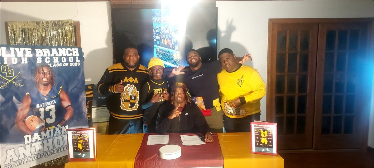 Lackland06's tweet photo. @easyymoneyy3 @darrian_anthony
@CoachWhitley5
@CoachBrownDBS
@CoachErvCSU2022
@lackland_seth
@AnthonySavian
@jasonrussell76
#CentralStateFootball
#HBCU https://t.co/oXvgOuPijn