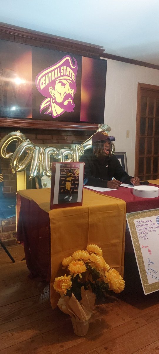 Lackland06's tweet photo. @easyymoneyy3 @darrian_anthony
@CoachWhitley5
@CoachBrownDBS
@CoachErvCSU2022
@lackland_seth
@AnthonySavian
@jasonrussell76
#CentralStateFootball
#HBCU https://t.co/oXvgOuPijn
