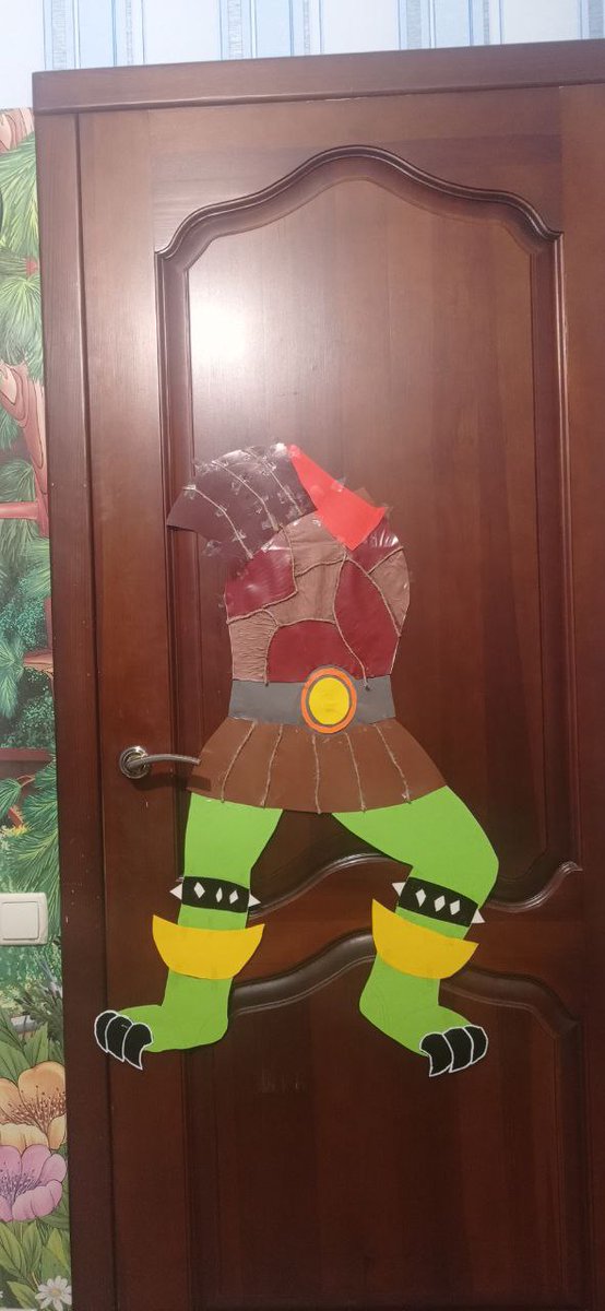 CsNikitosik's tweet photo. @GoblinTown_Game Please rate my goblin, I made it myself from cardboard, rope and tape, I painted it myself.
I'm sorry for the possible mistakes, I just started learning English.
I really want to get a scree list, I hope you won notice me. https://t.co/bhC0P3ziSA