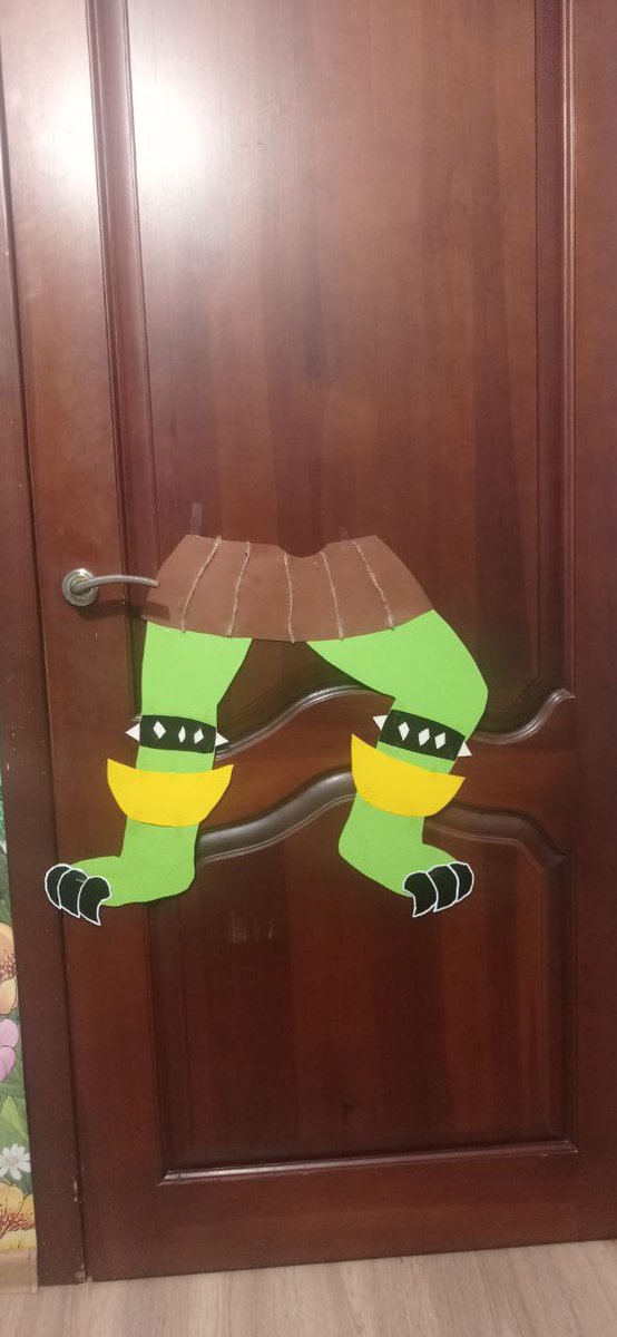CsNikitosik's tweet photo. @GoblinTown_Game Please rate my goblin, I made it myself from cardboard, rope and tape, I painted it myself.
I'm sorry for the possible mistakes, I just started learning English.
I really want to get a scree list, I hope you won notice me. https://t.co/bhC0P3ziSA