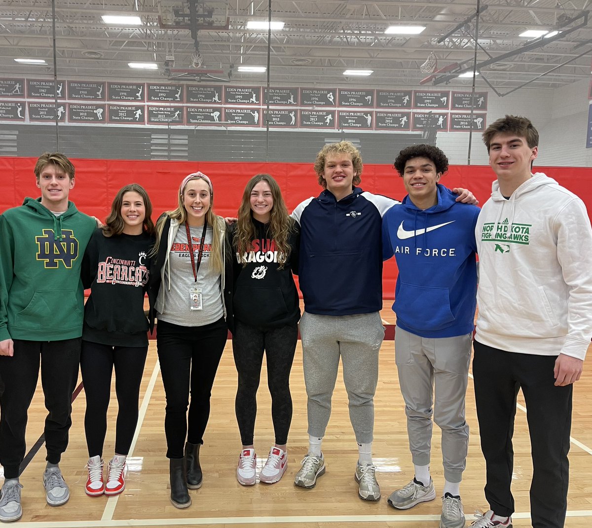 Some of my wonderful senior interns signed today! They even pause-part-punched their names 🥲 Amazing!