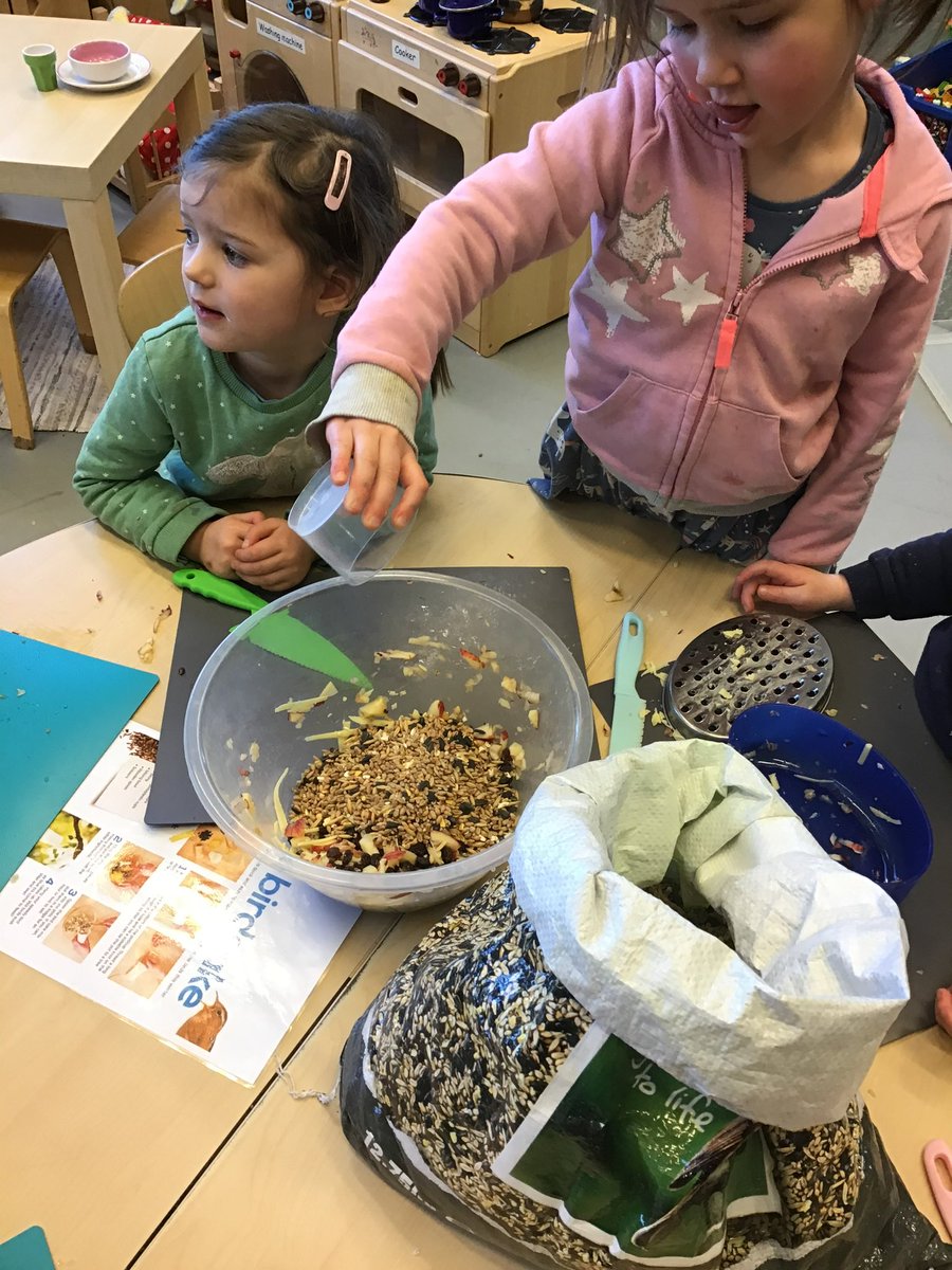 ELPSnursery's tweet photo. Group B making Speedy Birdcake ‘it’s ice cream cake for the birds’ #RSPB #responsiblecitizens SOC 0-08a https://t.co/SaxUC5bgHA