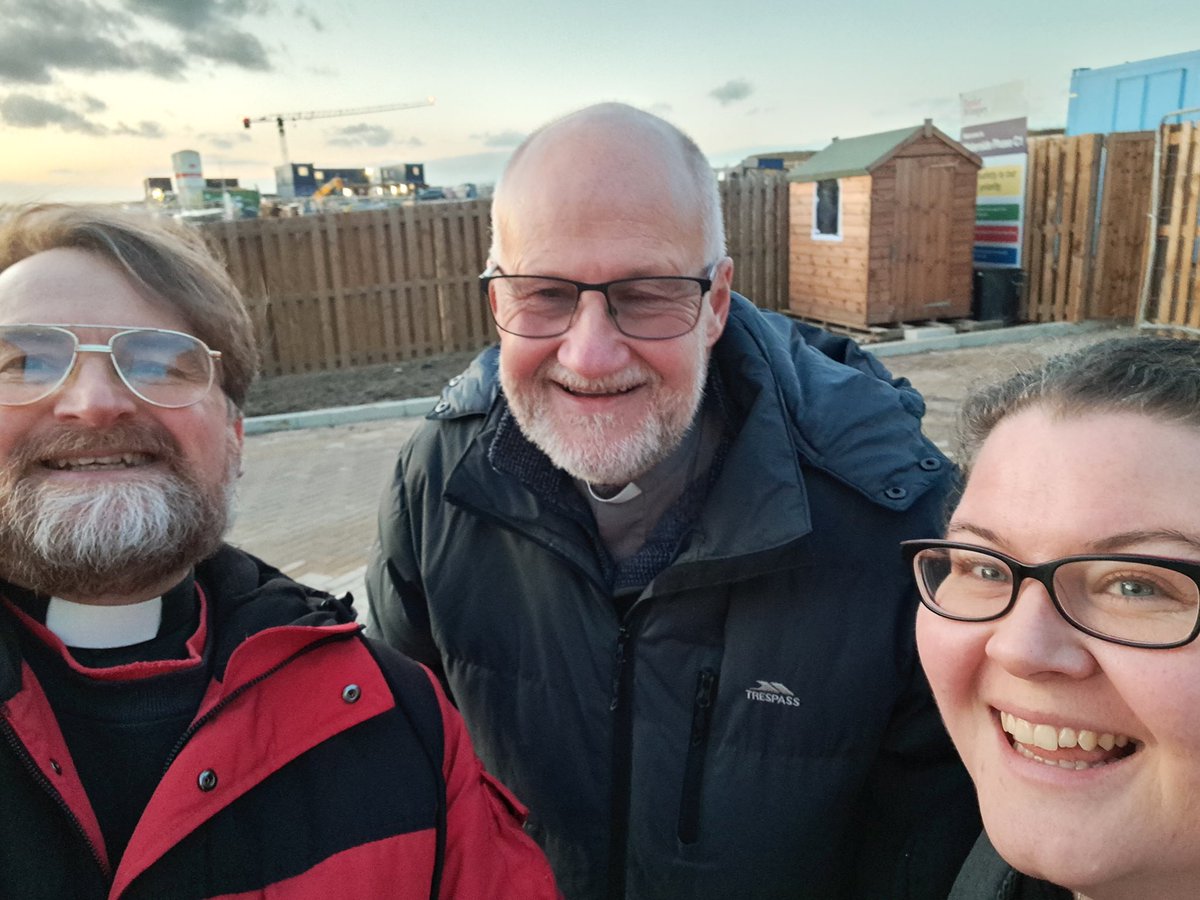 ⁦<a href="/SeeOfRochester/">@SeeOfRochester</a> ⁩ Praying on Ebbsfleet with site of new Alkerden Academy behind us 🙏