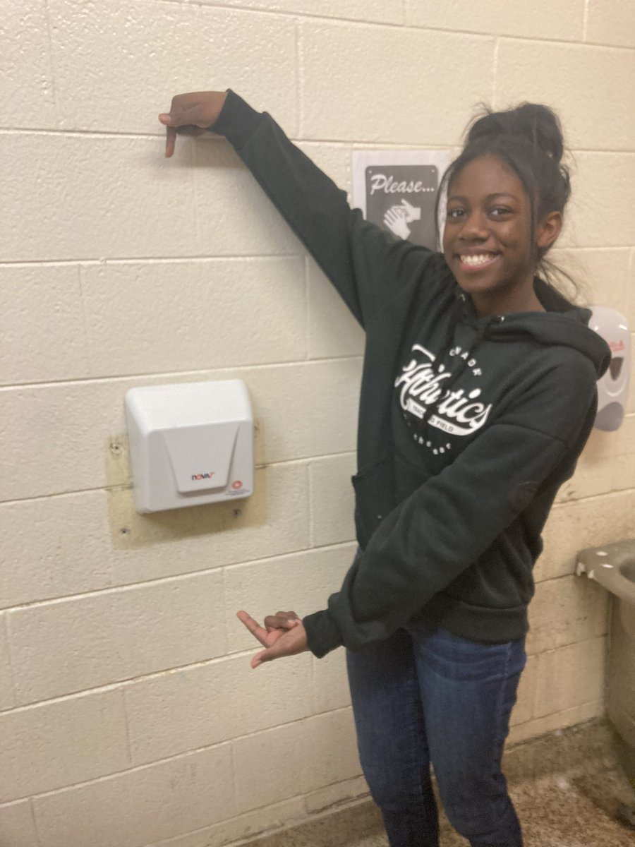 sarahbreilly's tweet photo. We are so proud of an intermediate student. She saw a problem with our hand dryer, approached with a solution and with teamwork, we now have new dryers. Grateful to demonstrate the power and impact when sharing and listening to all voices. @SCDSB_Schools https://t.co/JH4DmXrBsh