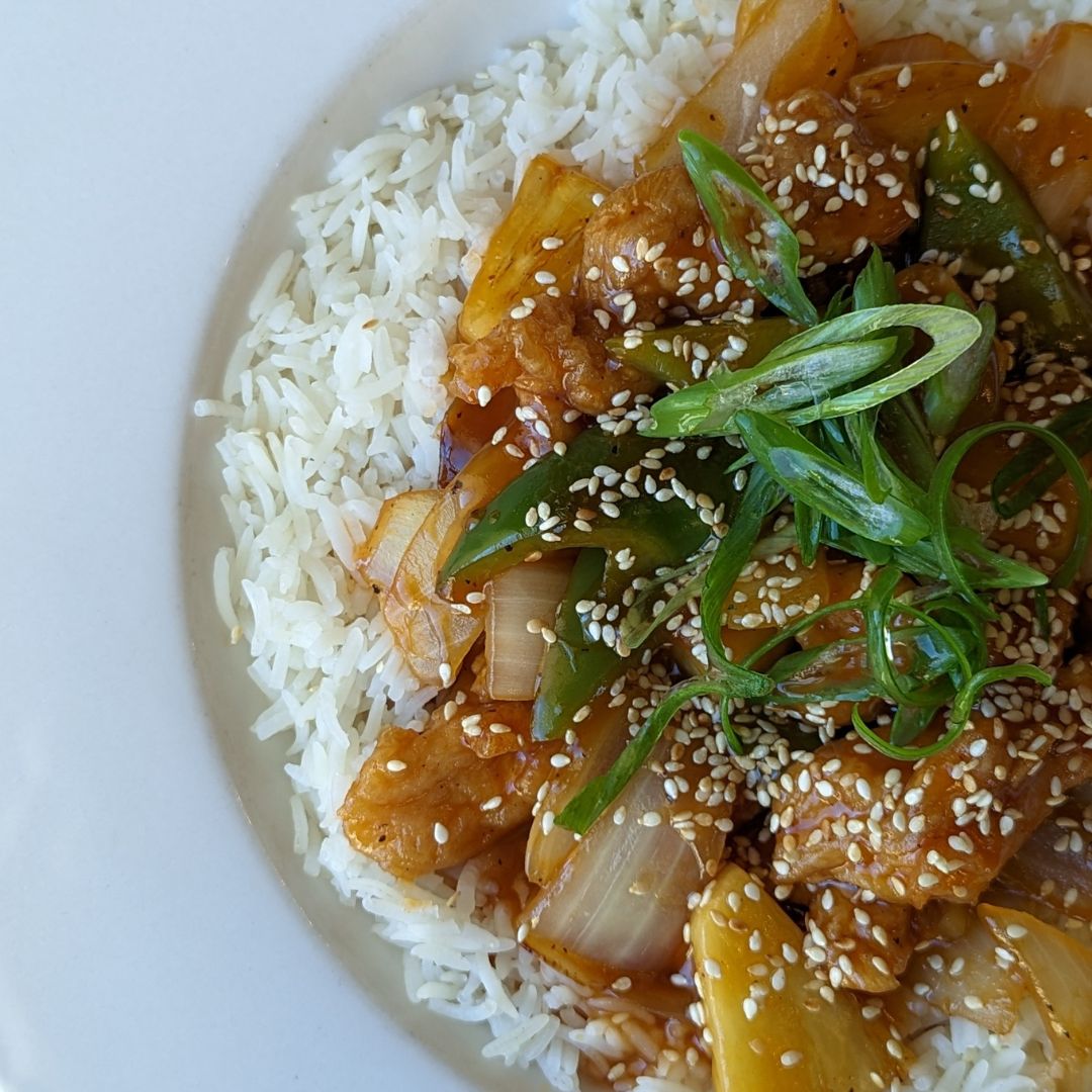 imperialmarkeat's tweet photo. Try our sweet &amp; sour pineapple chicken tossed w onions &amp; peppers, served on rice. Smells &amp; tastes incredible. Avail for dinner til Feb 5, or while supplies last.

#eatlocal #drinklocal #wilmotawesome #supportlocal #dinnerfeature #eathere #kwfoodies #foodinwr #fitwr #foodies https://t.co/7A1l1VkWwW