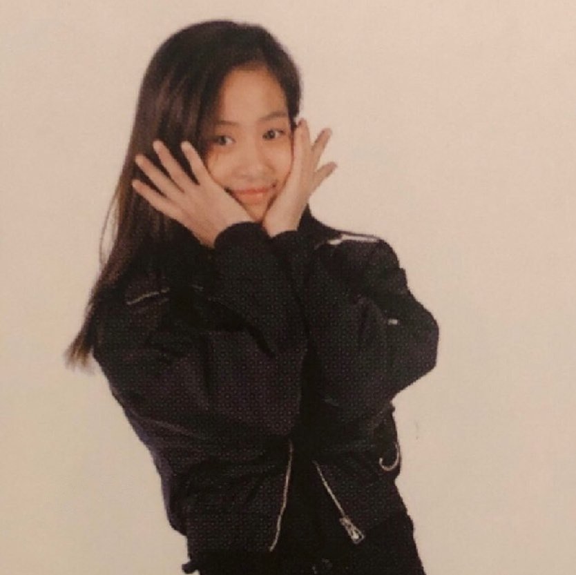gatiqoz's tweet photo. ahyeon https://t.co/bDVImrpnKG