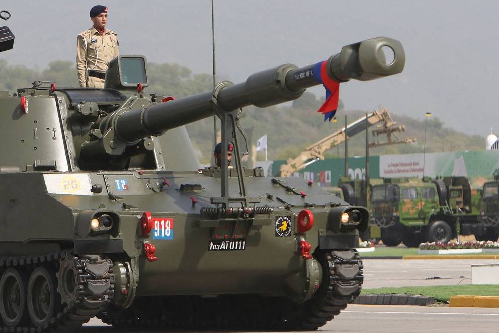 OsintExperts's tweet image. ⚡⚡#M109 155 mm Self-propelled Artillery System
#ARMAMENT
-Main gun 155 mm
-Barrel length 23 calibers
-Machine guns 1 x 12.7 mm
-Projectile weight 43.54 kg
-Maximum firing range 14.6 km
-Maximum rate of fire 4 rpm
-Sustained rate of fire 2 rpm
-Elevation range - 3 to +75 degrees