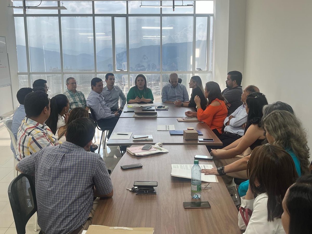 ContralSantand1's tweet photo. Instalamos auditoría financiera y de gestión y Actuación especial de Fiscalización al Municipio de Piedecuesta.
#escuchamos #observamos #controlamos #PVCF2023 https://t.co/mJq5lFFCo6
