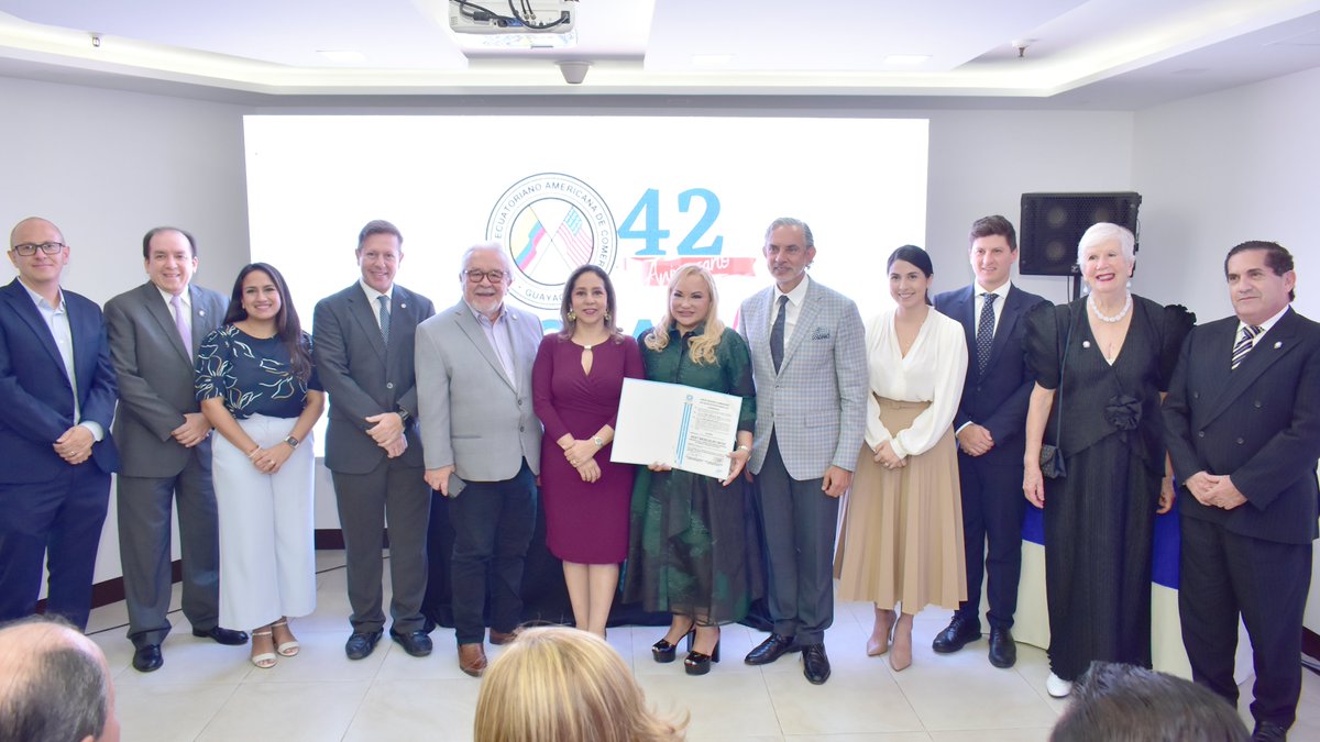 En nuestra #sesiónsolemne, nuestros directores participaron activamente de la velada.
Gracias a nuestros socios por compartir esta importante noche de <a href="/amchamgye/">AMCHAM Guayaquil</a> con nosotros.

<a href="/ChairAmchamGYE/">Nery Merejildo - Chair AmCham</a> 
<a href="/josepileggi/">José Pileggi</a> 
<a href="/edithvillavic/">Edith Villavicencio</a>