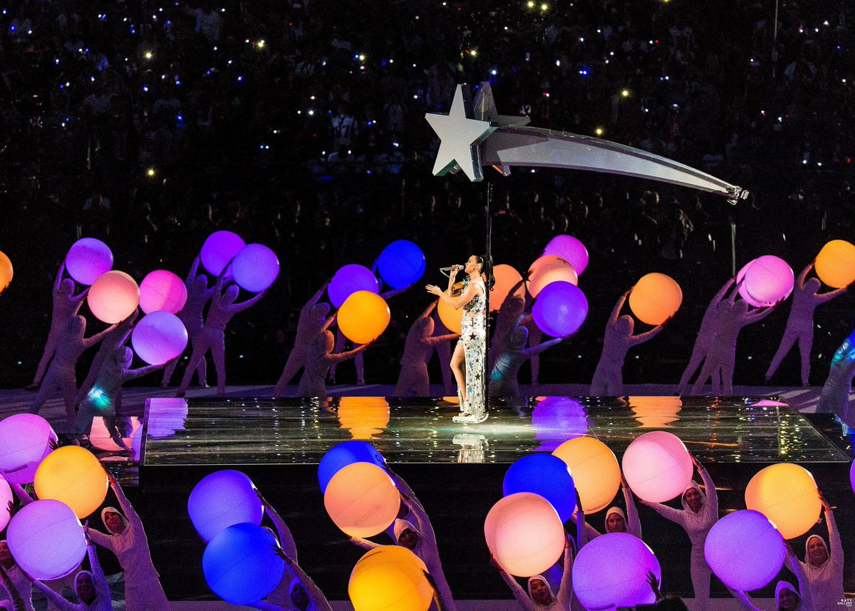 Há 8 anos Katy Perry se apresentava no Halftime Show do Super Bowl XLIX, com participação de Missy Elliot e Lenny Kravitz. 

Até hoje essa é a performance de maior audiência da TV americana com cerca 118.5 milhões de telespectadores somente nos EUA ✨