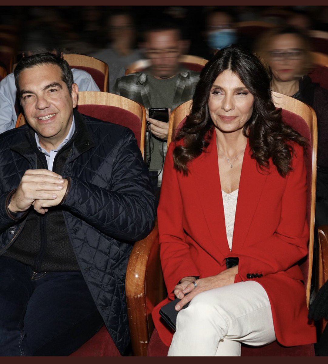 e_26ger's tweet photo. @Mary572520582 @olgagerovasili Πάντως το #botox του Τσίπρα είναι χάλια .Έχει βάλει μπόλικο μέικ απ αλλά πάλι χάλια είναι . https://t.co/5eaJx4iXwZ